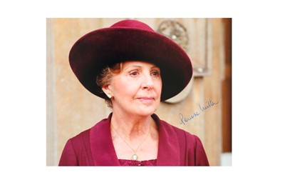 Lot 117 - Downton Abbey.- Penelope Wilton