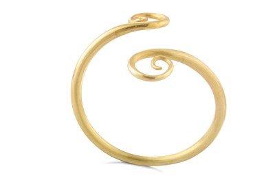 Lot 57 - A bangle