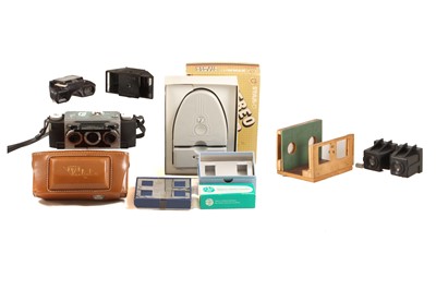 Lot 61 - A Stereo Realist 3D Camera Outfit.