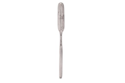 Lot 334 - A George II sterling silver marrow scoop, London 1733 by Isaac Callard (reg. 7th Feb 1726, d.c.1770)