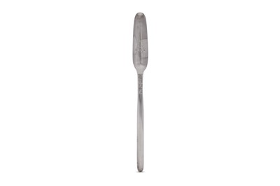 Lot 332 - A George II sterling silver marrow scoop, London 1743 by SW gothic script (unidentified Grimwade 3806) probably Starling Wilford (active 1718-51)