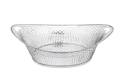 Lot 107 - An early 20th century Dutch 833 standard silver bread basket, s'Gravenhage 1907 by J.M. Van Kempen & Zn (active 1858-1924)