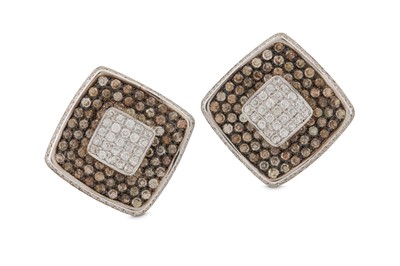 Lot 16 - A pair of diamond earrings