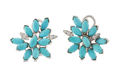 Lot 30 - A pair of diamond earrings