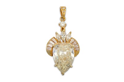 Lot 92 - A diamond pendant