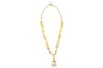 Lot 2 - Wendy Ramshaw | A gold pendant necklace, 1976