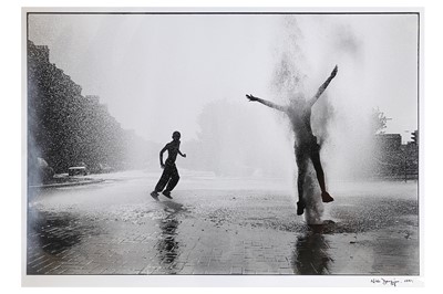 Lot 234 - Nick Danziger b.1958