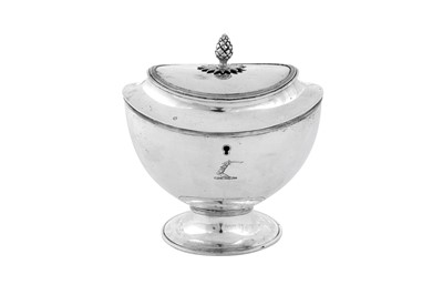 Lot 427 - A late 18th century Dutch silver tea caddy, Amsterdam 1793 by RK?, retailed by Willem Diemont (1767-1842)
