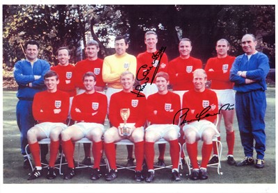 Lot 420 - Charlton (Bobby
