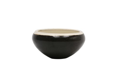 Lot 232 - A CHINESE BLACK-GLAZED GONGXIAN BOWL.