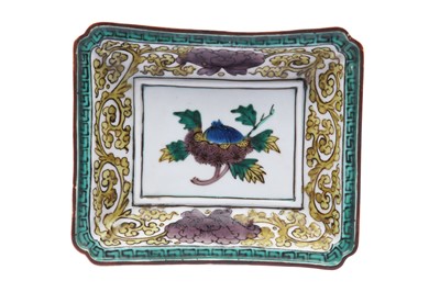 Lot 350 - A SMALL KUTANI-STYLE DISH.
