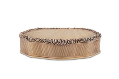 Lot 1 - A George IV sterling silver gilt snuff box, London 1828 by Charles Rawlings (this mark. 28th Oct 1819)