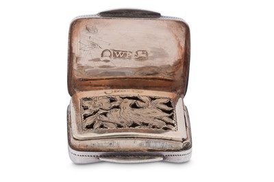 Lot 8 - A George III sterling silver small vinaigrette, Birmingham 1812 by William Pugh