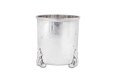 Lot 444 - An Edwardian sterling silver beaker, London 1905 by Thomas of New Bond Street (Charles Henry Townley & John William Thomas)