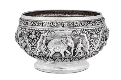 Lot 213 - A mid-20th century Burmese silver bowl, Rangoon circa 1950