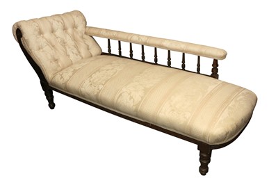 Lot 145 - AN EDWARDIAN MAHOGANY CHAISE LONGUE
