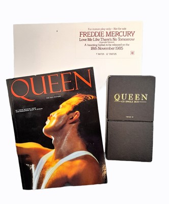 Lot 1192 - Queen