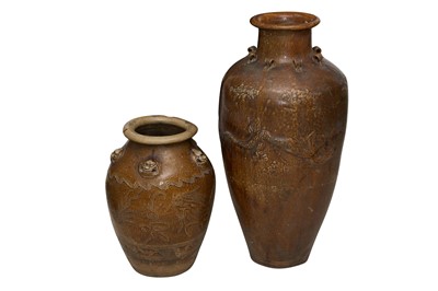 Lot 320 - A LARGE CHINESE BROWN GLAZED MARTABAN VASE
