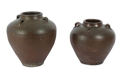 Lot 426 - A JAPANESE BROWN STONEWARE  TEA LEAF STORAGE VASE
