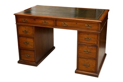 Lot 13 - A VICTORIAN MAHOGANY PEDESTAL DESK