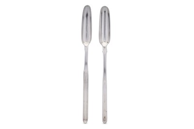 Lot 315 - A mixed group of George III sterling silver marrow scoops