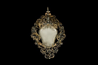 Lot 19 - A 17TH CENTURY VENETIAN GILT METAL AND ROCK CRYSTAL RELIQUARY PENDANT