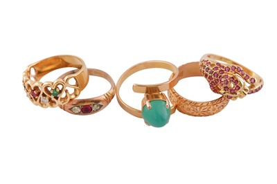 Lot 716 - A SMALL COLLECTION OF RINGS
