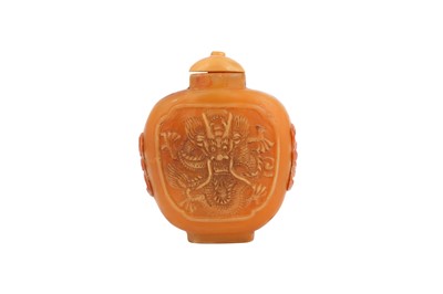 Lot 75 - λ A CHINESE HORNBILL 'DRAGON' SNUFF BOTTLE.