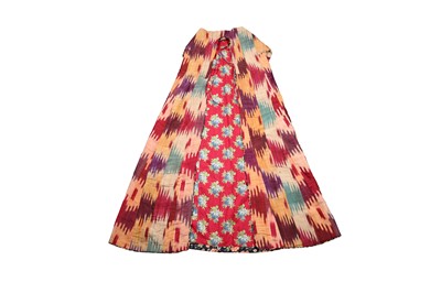 Lot 417 - A MAN'S IKAT SILK ROBE