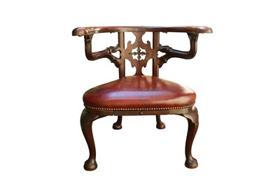 Lot 218 - A RARE 19TH CENTURY IRISH MAHOGANY COCK FIGHTING / READING CHAIR ATTRIBUTED TO WILLIAMS & GIBTON