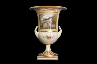 Lot 170 - A LARGE EARLY 20TH CENTURY KPM BERLIN PORCELAIN CAMPANA VASE