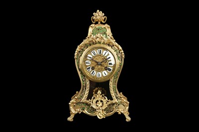 Lot 279 - A LATE 19TH CENTURY FRENCH BOULLE STYLE GREEN TORTOISESHELL AND CUT BRASS MANTEL CLOCK