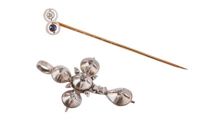 Lot 711 - AN ANTIQUE STICK PIN AND DIAMOND CROSS
