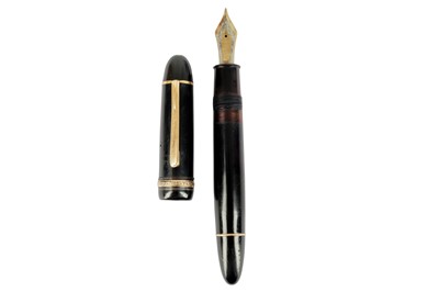 Lot 817 - A GERMAN MONTBLANC MEISTERSTUCK 'MASTERPIECE' FOUNTAIN PEN
