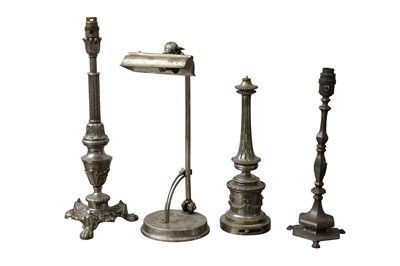 Lot 1098 - A SILVER PLATED BRASS OFFICE OR LIBRARY LAMP, 20TH CENTURY