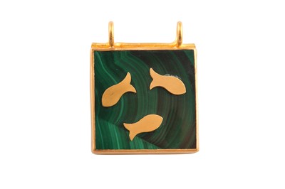Lot 752 - A MALACHITE PENDANT