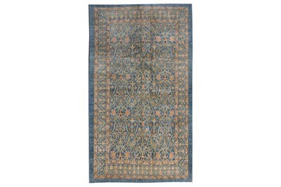 Lot 57 - A FINE ARTS & CRAFTS DESIGN CARPET