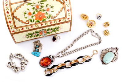 Lot 774 - A COLLECTION OF SILVER / COSTUME JEWELLERY