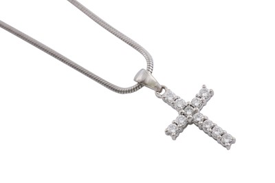 Lot 775 - A DIAMOND CROSS PENDANT NECKLACE