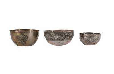 Lot 883 - AN EARLY 20TH CENTURY THAI (SIAMESE) SILVER BOWL, BANGKOK DATED 1933 BY MARGRETT