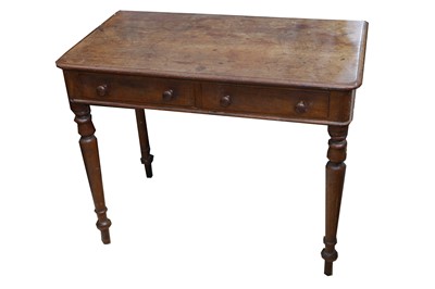 Lot 197 - A VICTORIAN MAHOGANY SIDE TABLE