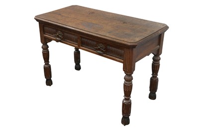 Lot 206 - A VICTORIAN OAK SIDE TABLE