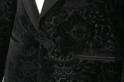 Lot 204 - Gucci Black Velvet Floral Jacquard Blazer - Size 46