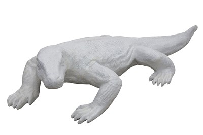 Lot 352 - A LIFE SIZE WHITE PAINTED FIBRE GLASS FIGURE OF A KOMODO DRAGON, CONTEMPORARY