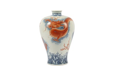 Lot 666 - A CHINESE BLUE AND WHITE AND IRON-RED 'DRAGON' VASE, MEIPING.
