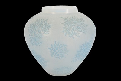 Lot 29 - RENÉ LALIQUE (FRENCH, 1860-1945)
