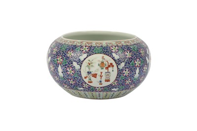 Lot 589 - A CHINESE FAMILLE ROSE 'PRECIOUS OBJECTS' WASHER.