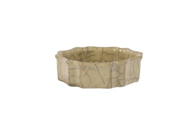 Lot 31 - A CHINESE CRACKLE-GLAZED 'MALLOW' BRUSH WASHER.