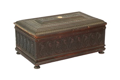 Lot 469 - λ AN ANGLO-INDIAN CARVED SANDALWOOD BOX