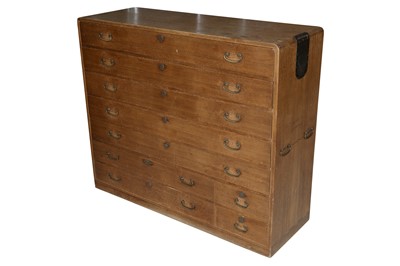 Lot 471 - A JAPANESE ELM TANSU TRAVELLING CHEST, LATE 19TH CENTURY/EARLY 20TH CENTURY
